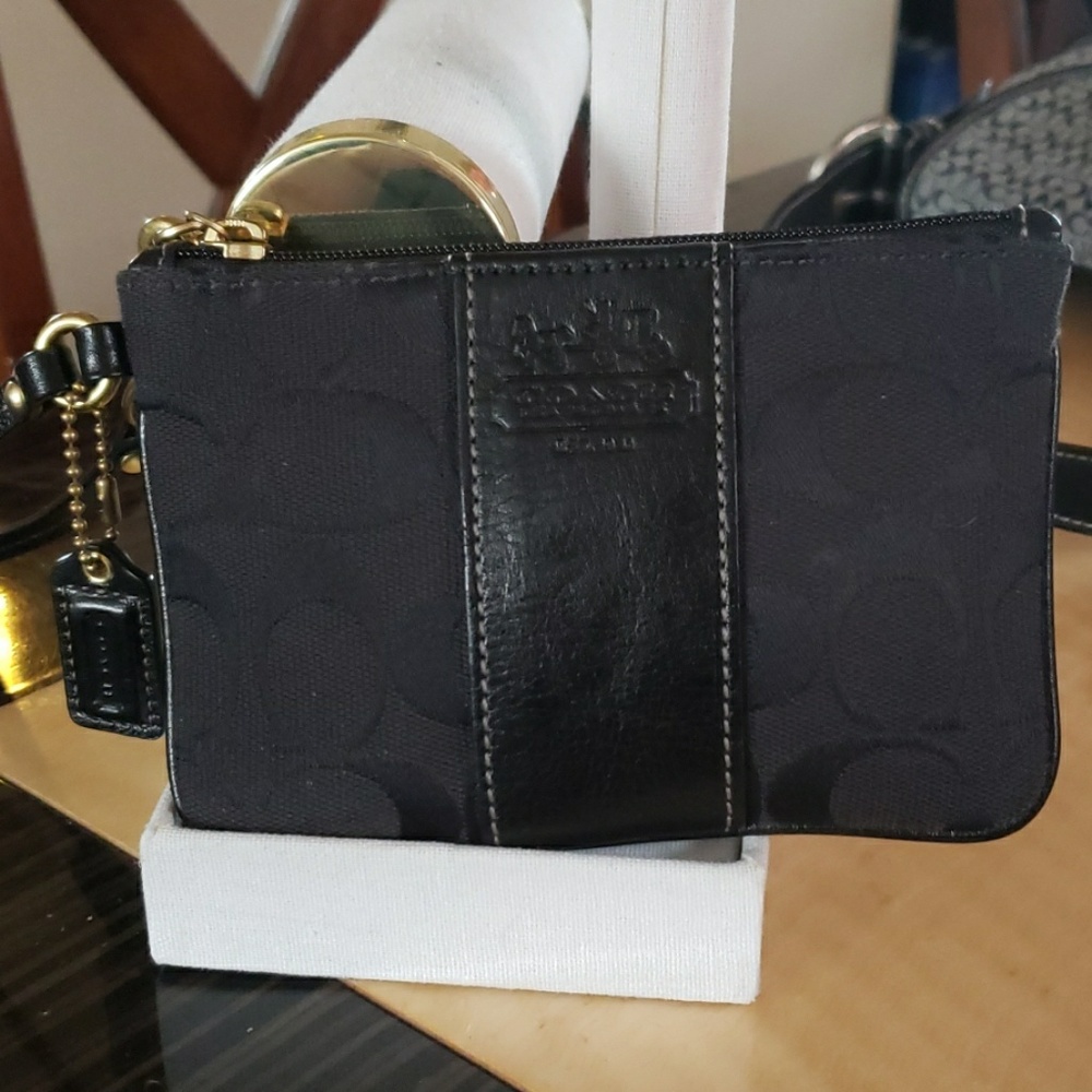 Coach Wristlet - Picture 3 of 4